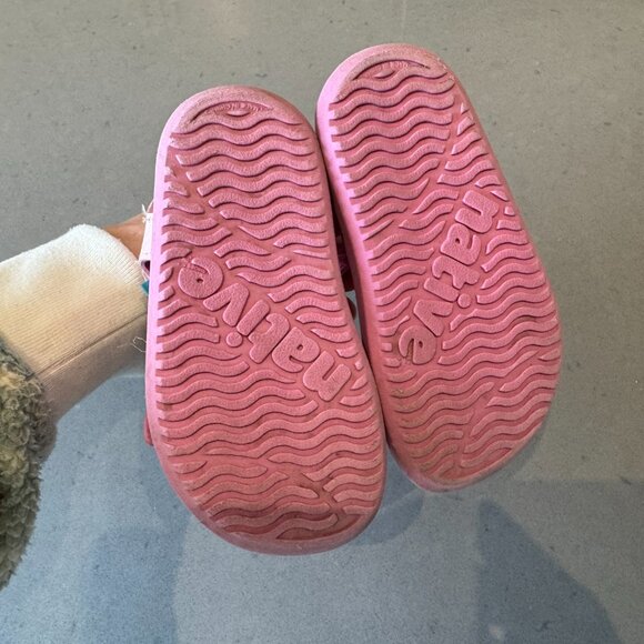 Native Charley Crayola Block Sandal in Awesome Pink size C7 - Picture 6 of 6